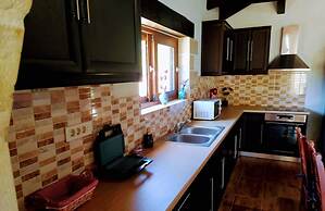 Traditional Villa in Pemonia