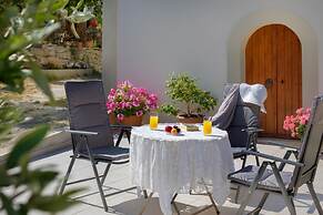 Panethimos House in Nature