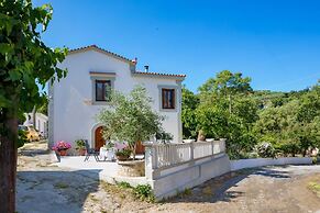 Panethimos House in Nature