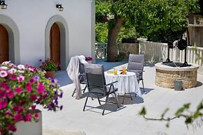 Panethimos House in Nature