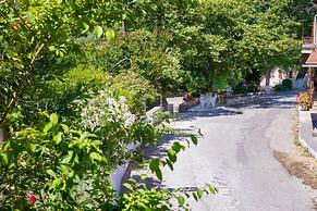 Panethimos House in Nature