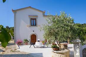 Panethimos House in Nature