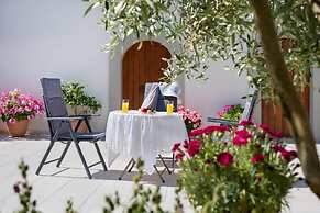 Panethimos House in Nature