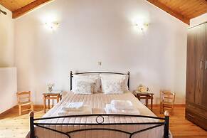 Traditional Stone House Rafael