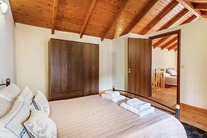 Traditional Stone House Rafael