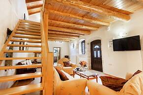 Traditional Stone House Rafael