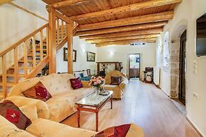 Traditional Stone House Rafael