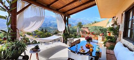 Thymes Traditional House