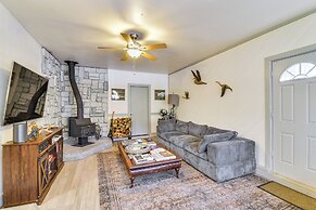 Fire Pit & Lake Access: Pet-friendly Arnold Home