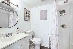 Updated Jamestown Home - 5 Mi to Hpu!