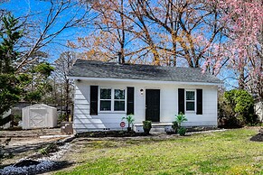 Updated Jamestown Home - 5 Mi to Hpu!