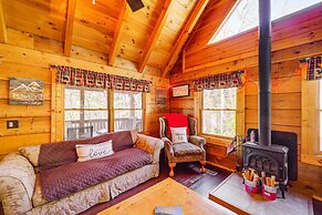 Cozy Family Cabin w/ Hot Tub - 10 Mi to App State!