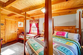 Cozy Family Cabin w/ Hot Tub - 10 Mi to App State!