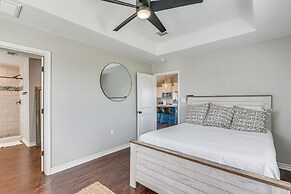 Near Beach Access: Galveston Home w/ Grill & Patio