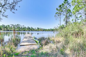 Lovely Carrabelle Home w/ Lake Views & Pool Access