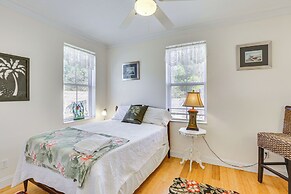 Lovely Carrabelle Home w/ Lake Views & Pool Access