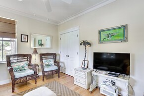 Lovely Carrabelle Home w/ Lake Views & Pool Access