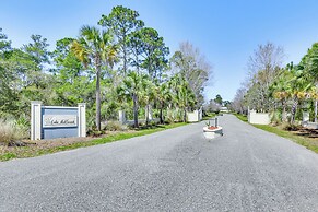 Lovely Carrabelle Home w/ Lake Views & Pool Access