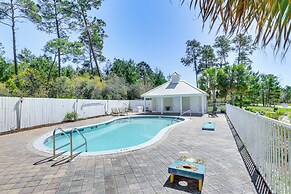 Lovely Carrabelle Home w/ Lake Views & Pool Access