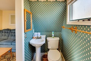 Cozy Chautauqua Lake Cottage w/ Shared Patio