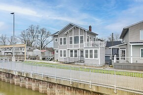 Waterfront Buckeye Lake House: Deck + Views!