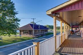 Downtown Mayville Condo: Walk to Chautauqua Lake!