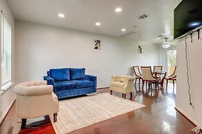 Charming Family Home w/ Yard - 24 Mi to Austin!