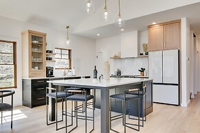 Gorgeous Swannanoa Home w/ Sweeping Mountain Views