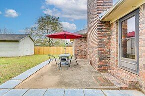 Pet-friendly Conway Home: 1 Mi to Hendrix College!