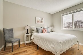 Renovated Blaine Farmhouse w/ Heated Pole Barn!