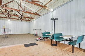 Renovated Blaine Farmhouse w/ Heated Pole Barn!