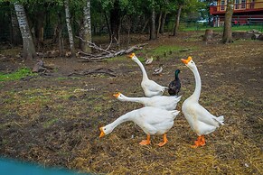 Renovated Blaine Farmhouse w/ Heated Pole Barn!