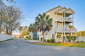 Spacious Murrells Inlet Home - Walk to Beach!