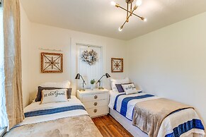 Columbia Cottage w/ Patio: 1 Mi to Downtown!