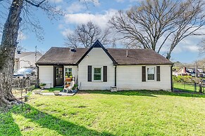 Columbia Cottage w/ Patio: 1 Mi to Downtown!