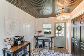 Columbia Cottage w/ Patio: 1 Mi to Downtown!