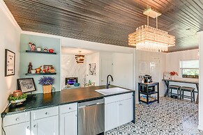 Columbia Cottage w/ Patio: 1 Mi to Downtown!