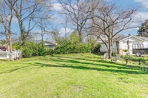 Columbia Cottage w/ Patio: 1 Mi to Downtown!