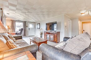 Family-friendly Ontario Home in Central Location!