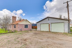 Family-friendly Ontario Home in Central Location!