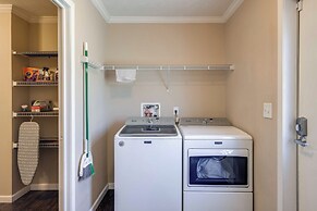 Private Hot Tub & Mountain View: Newport Home