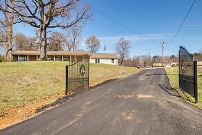 Private Hot Tub & Mountain View: Newport Home