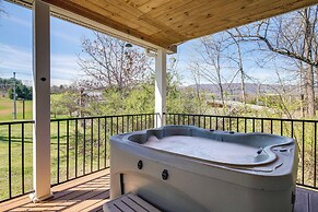 Private Hot Tub & Mountain View: Newport Home