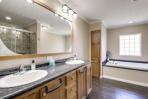 Private Hot Tub & Mountain View: Newport Home