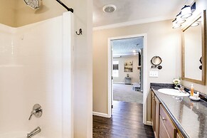 Private Hot Tub & Mountain View: Newport Home