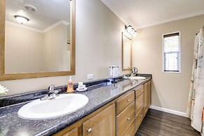 Private Hot Tub & Mountain View: Newport Home