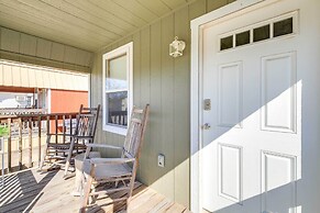 Charming Cabin Near Great Smoky Mountains!