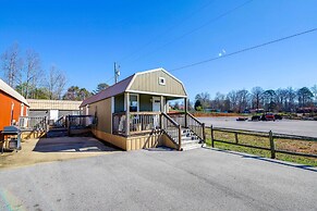 Charming Cabin Near Great Smoky Mountains!