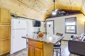 Charming Cabin Near Great Smoky Mountains!