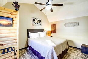 Charming Cabin Near Great Smoky Mountains!